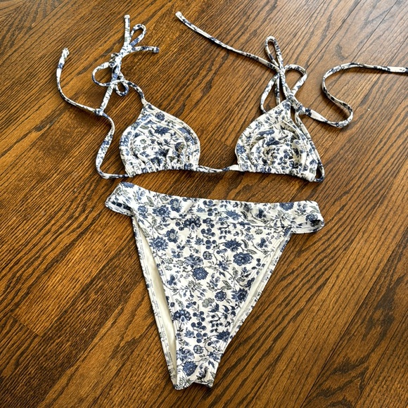 Abercrombie & Fitch Other - Abercrombie & Fitch Blue Floral Bikini